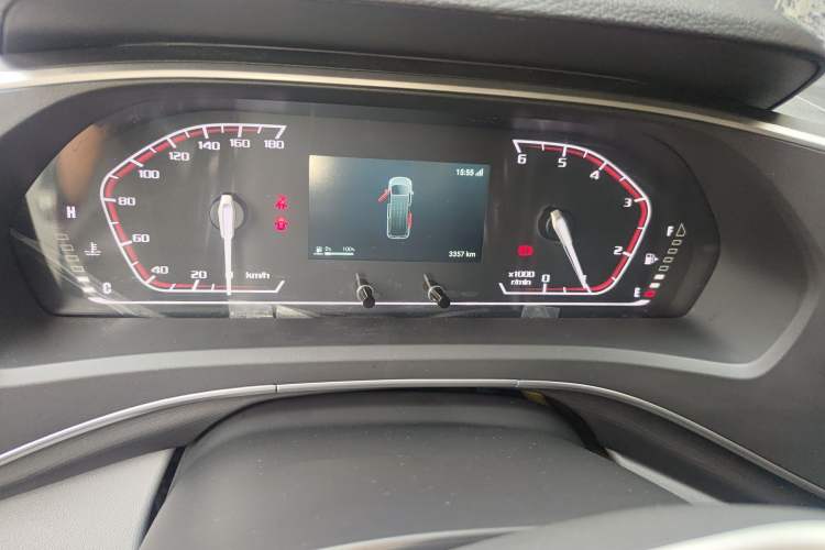 Used SAIC MAXUS Xintu V80 2025 PRO Aoyuntong 2.0T AMT Short Wheelbase Mid-Height 7/8/9-Seater Odometer Close Up