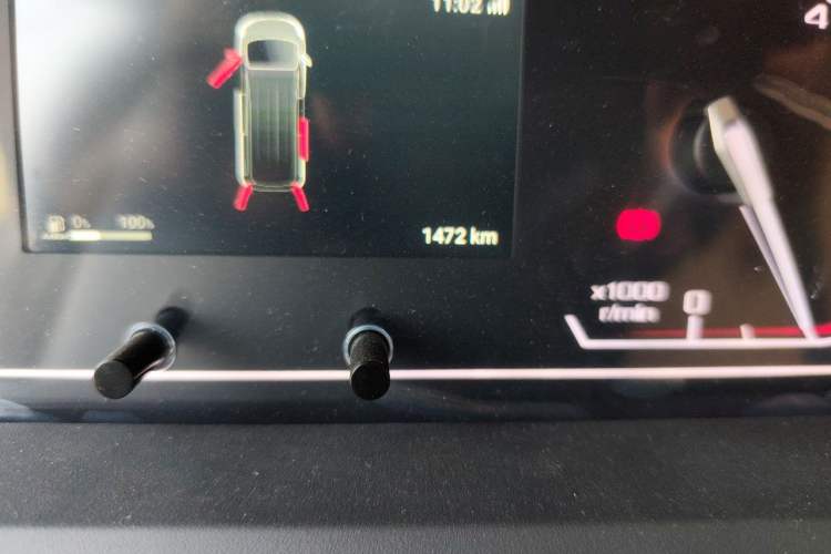 Used SAIC MAXUS Xintu V80  Odometer Close Up