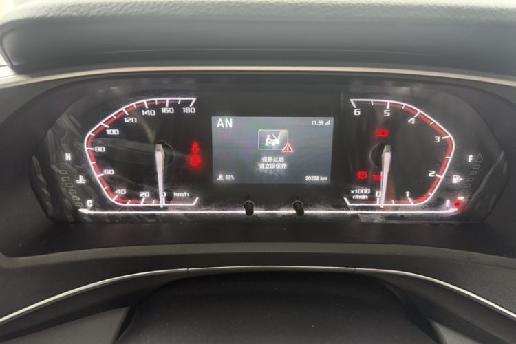 Used SAIC MAXUS Xintu V80 2025 PRO Aoyuntong 2.0T AMT Short Wheelbase Mid-Height 5/6-Seater Odometer Close Up