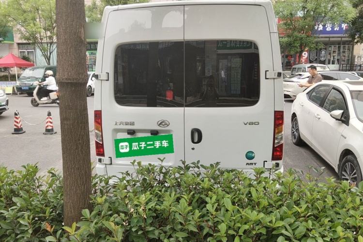 Used SAIC MAXUS Xintu V80 2025 Value Edition Aoyuntong 2.0T AMT Short Wheelbase Mid-Height 127 Ps 5/6 Seats Rear