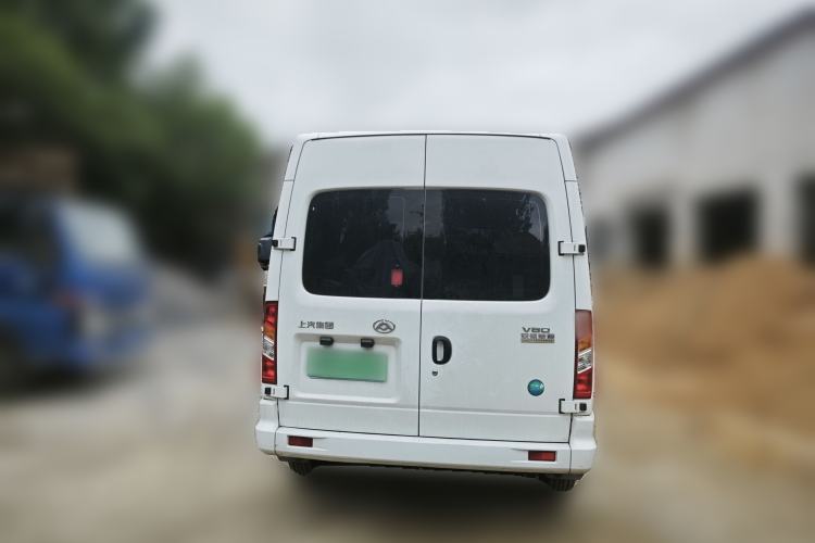 Used SAIC MAXUS Xintu V80 2025 PRO Aoyuntong 2.0T Manual Short Wheelbase Mid-Height 5/6-Seater Rear