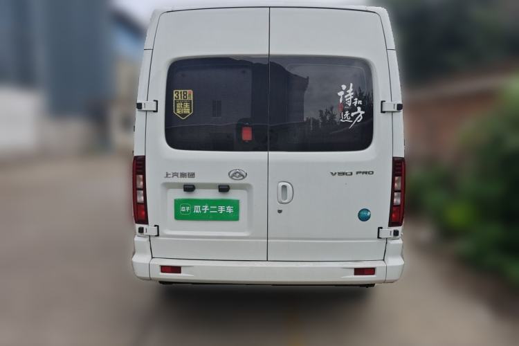 Used SAIC MAXUS Xintu V80 2025 PRO Aoyuntong 2.0T Manual Short Wheelbase Mid-Height 5/6-Seater Rear