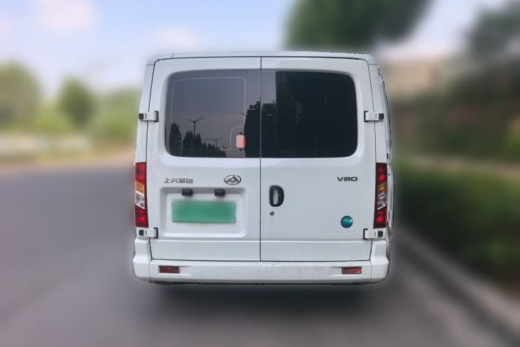Used SAIC MAXUS Xintu V80 2025 Value Edition Aoyuntong 2.0T Manual Short Wheelbase Ultra-Low Roofline 127 Ps 5/6 Seats Rear