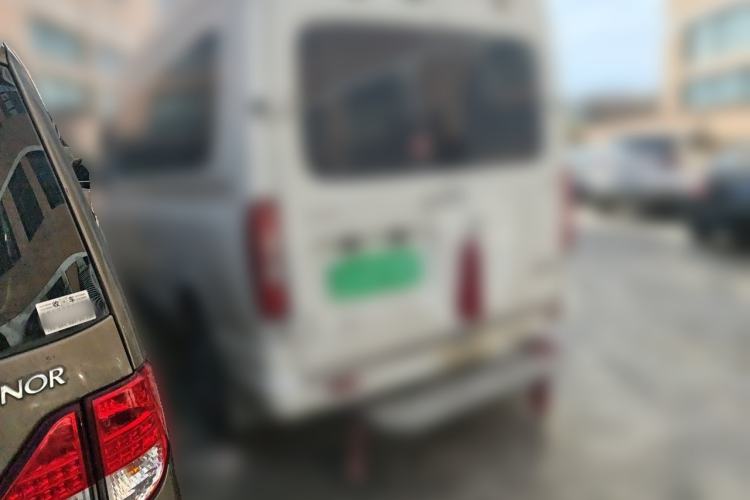 Used SAIC MAXUS Xintu V80 2025 PRO Aoyuntong 2.0T Automatic Long-Wheelbase Mid-Roof Model with 6/7/8/9 Seats Rear Left 45 Deg