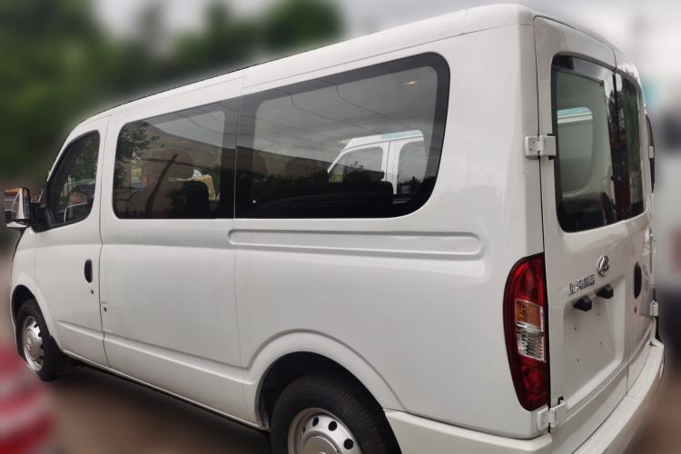Used SAIC MAXUS Xintu V80 2025 Value Edition Aoyuntong 2.0T Manual Short Wheelbase Ultra-Low Roofline 127 Ps 5/6 Seats Rear Left 45 Deg