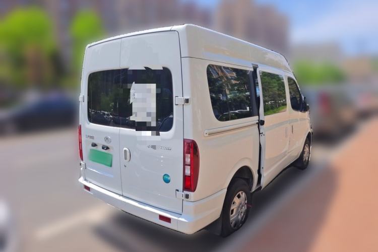 Used SAIC MAXUS Xintu V80 2025 Value Edition Aoyuntong 2.0T Manual Short Wheelbase Mid-Height 127 Ps 5/6 Seats Rear Right 45 Deg