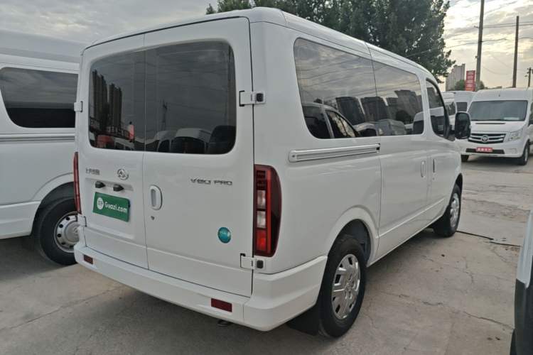 Used SAIC MAXUS Xintu V80 2025 PRO Aoyuntong 2.0T Manual Short Wheelbase Ultra-Low Roof 5/6-Seater Rear Right 45 Deg