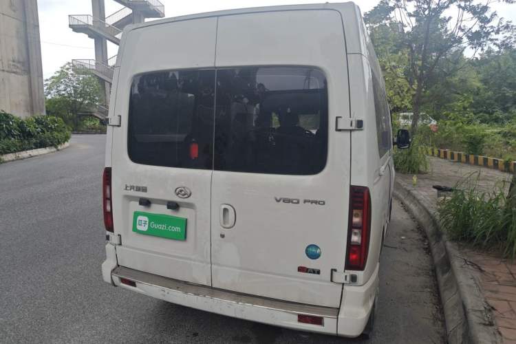 Used SAIC MAXUS Xintu V80 2025 PRO Aoyuntong 2.0T Automatic Long-Wheelbase Mid-Roof Model with 6/7/8/9 Seats Rear Right 45 Deg