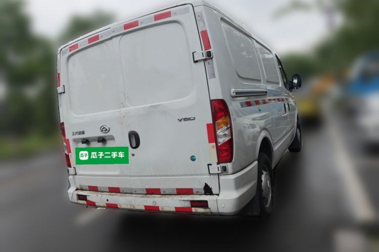 Used SAIC MAXUS Xintu V80 2025 Value Edition Urban Delivery King 2.0T Manual Short Wheelbase Ultra-Low Roof 127 Ps 3 Seats Rear Right 45 Deg
