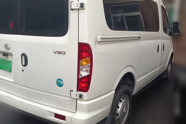 Used SAIC MAXUS Xintu V80 2025 Value Edition Aoyuntong 2.0T Manual Short Wheelbase Mid-Height 127 Ps 5/6 Seats Rear Right 45 Deg