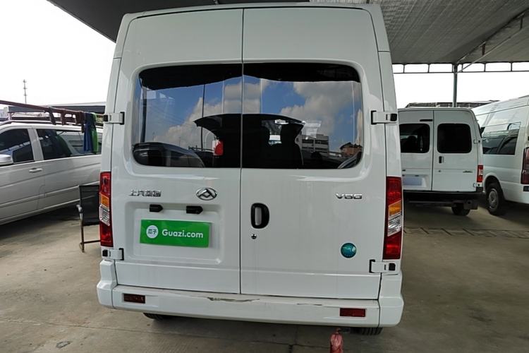 Used SAIC MAXUS Xintu V80 2025 Value Edition Aoyuntong 2.0T Manual Long Wheelbase Mid-Height Design 127 Ps 6/7/9-Seater Rear