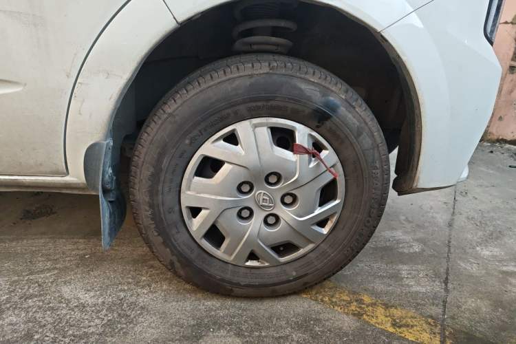 Used SAIC MAXUS Xintu V80 2025 PRO Aoyuntong 2.0T Automatic Long-Wheelbase Mid-Roof Model with 6/7/8/9 Seats Right Front Wheel Hub