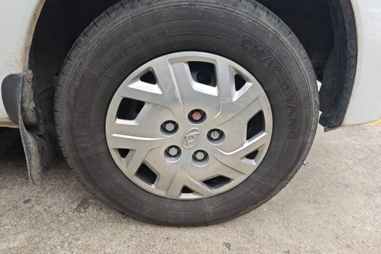 Used SAIC MAXUS Xintu V80 2025 PRO Aoyuntong 2.0T Manual Short Wheelbase Mid-Height 5/6-Seater Right Front Wheel Hub