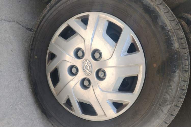 Used SAIC MAXUS Xintu V80 2025 PRO Aoyuntong 2.0T Manual Long Wheelbase Mid-Height 6/7/8/9-Seater Right Front Wheel Hub