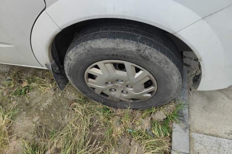 Used SAIC MAXUS Xintu V80 2025 PRO Aoyuntong 2.0T Manual Long Wheelbase Mid-Height 6/7/8/9-Seater Right Front Wheel Hub
