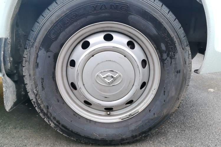 Used SAIC MAXUS Xintu V80 2025 PRO Aoyuntong 2.0T Manual Long Wheelbase High-Roof 6/7/8/9-Seater Right Front Wheel Hub