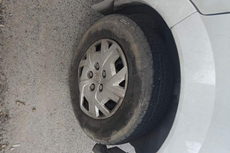 Used SAIC MAXUS Xintu V80 2025 PRO Aoyuntong 2.0T Automatic Long-Wheelbase Mid-Roof Model with 6/7/8/9 Seats Right Front Wheel Hub