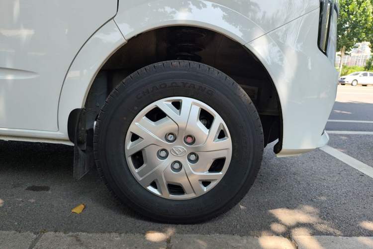 Used SAIC MAXUS Xintu V80  Right Front Wheel Hub