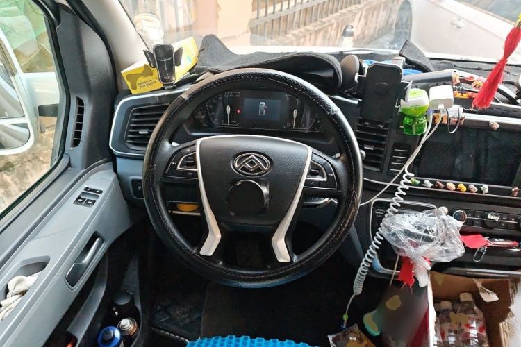 Used SAIC MAXUS Xintu V80 2025 PRO Aoyuntong 2.0T Automatic Long-Wheelbase Mid-Roof Model with 6/7/8/9 Seats Steering Wheel