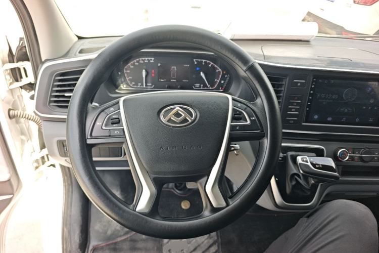 Used SAIC MAXUS Xintu V80 2025 PRO Aoyuntong 2.0T Automatic Short Wheelbase Ultra-Low Roof 5/6-Seater Steering Wheel