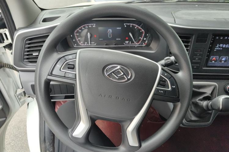 Used SAIC MAXUS Xintu V80 2025 PRO Aoyuntong 2.0T Manual Long Wheelbase Mid-Height 6/7/8/9-Seater Steering Wheel