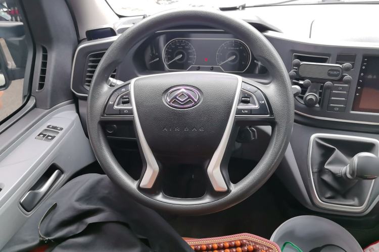 Used SAIC MAXUS Xintu V80 2025 PRO Aoyuntong 2.0T Manual Long Wheelbase High-Roof 6/7/8/9-Seater Steering Wheel