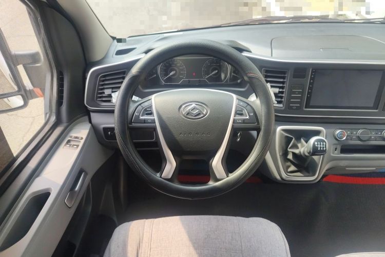 Used SAIC MAXUS Xintu V80 2025 Value Edition Aoyuntong 2.0T Manual Long Wheelbase Mid-Height Design 127 Ps 6/7/9-Seater Steering Wheel