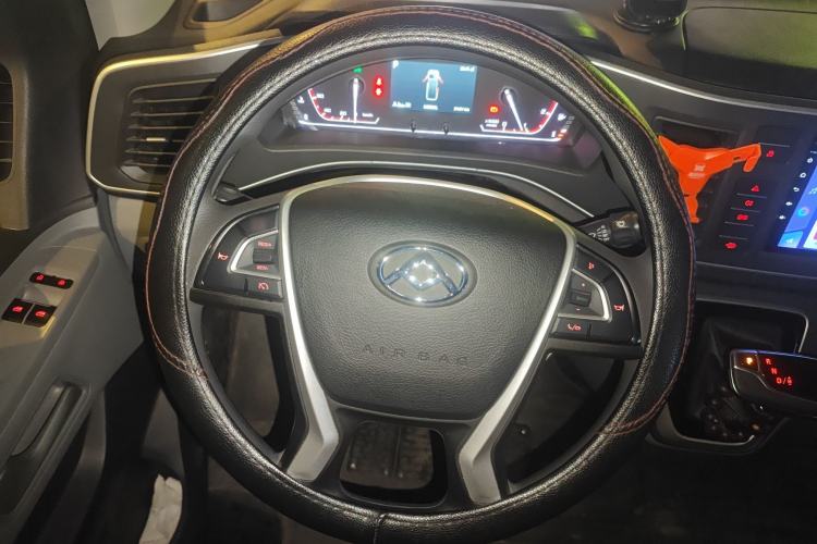 Used SAIC MAXUS Xintu V80 2025 PRO Aoyuntong 2.0T Automatic Long-Wheelbase Mid-Roof Model with 6/7/8/9 Seats Steering Wheel