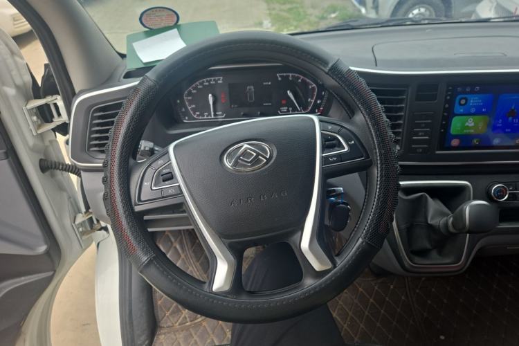 Used SAIC MAXUS Xintu V80 2025 PRO Aoyuntong 2.0T Manual Long Wheelbase Mid-Height 6/7/8/9-Seater Steering Wheel