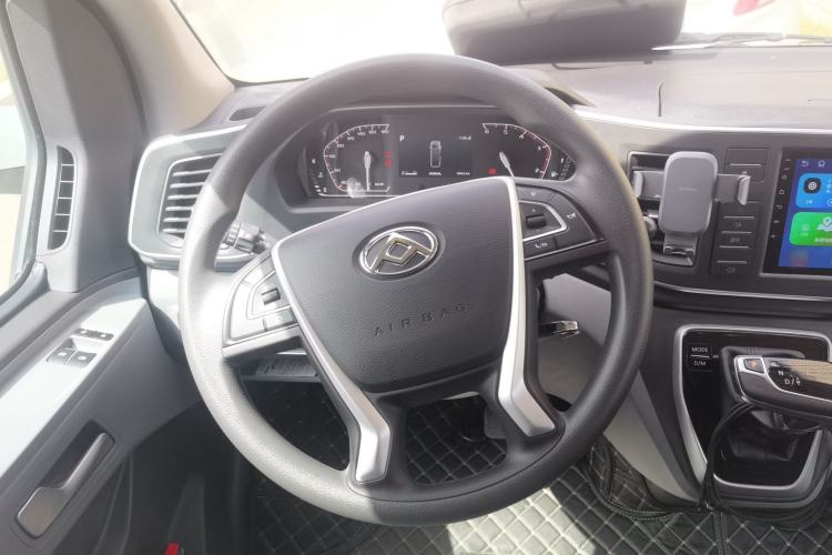 Used SAIC MAXUS Xintu V80 2025 PRO Aoyuntong 2.0T Automatic Short Wheelbase Ultra-Low Roof 5/6-Seater Steering Wheel