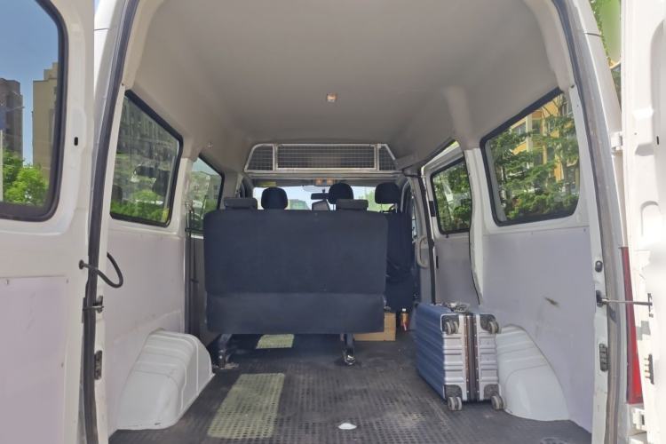 Used SAIC MAXUS Xintu V80 2025 Value Edition Aoyuntong 2.0T Manual Short Wheelbase Mid-Height 127 Ps 5/6 Seats Trunk