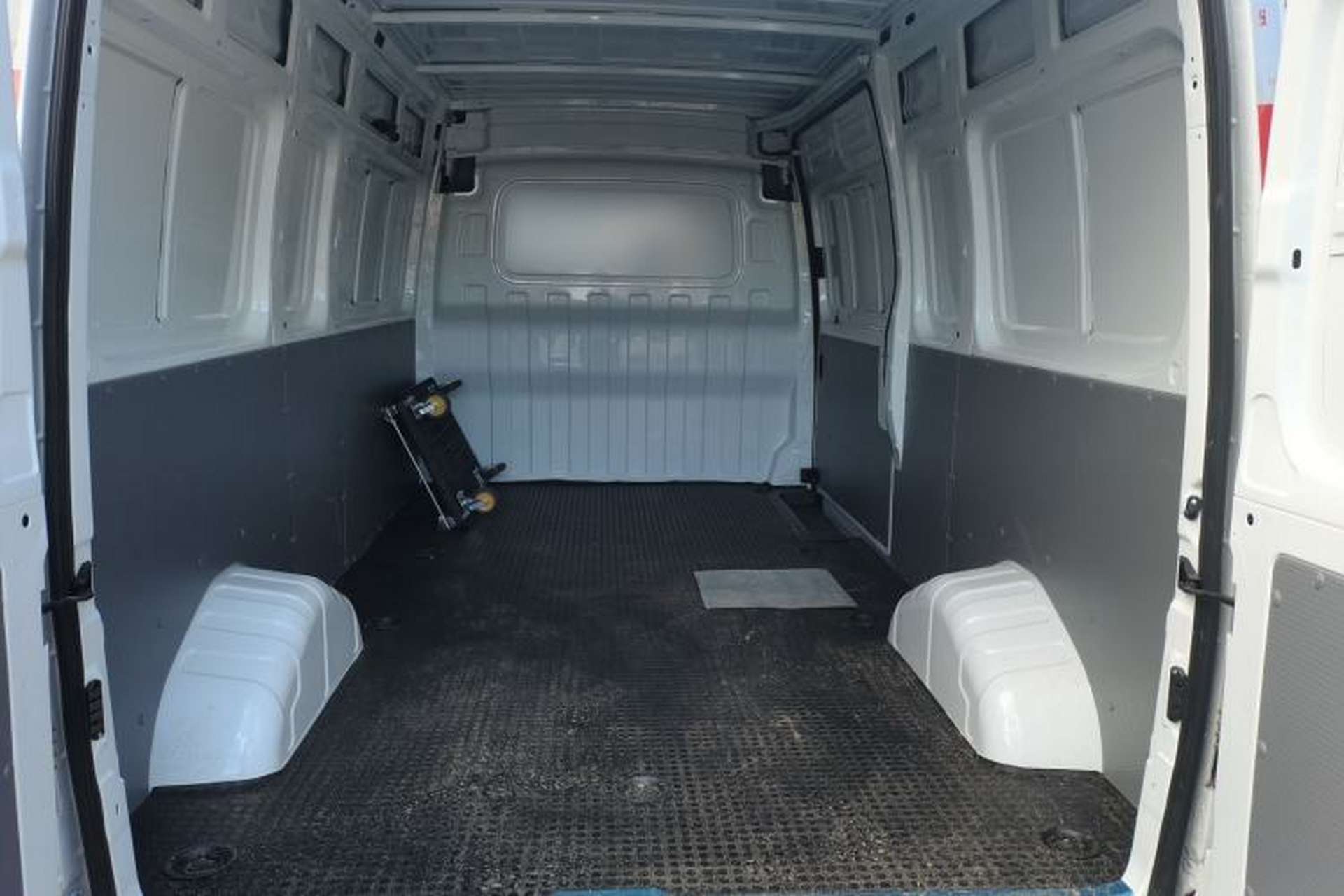 Used SAIC MAXUS Xintu V80  Trunk