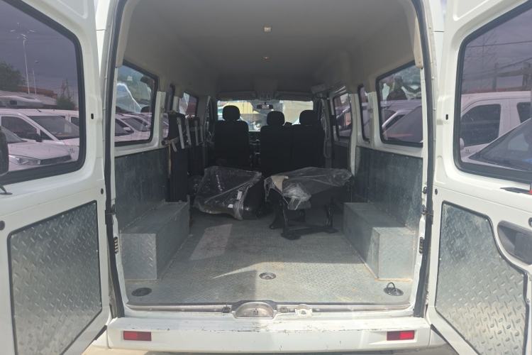 Used SAIC MAXUS Xintu V80 2025 PRO Aoyuntong 2.0T Manual Long Wheelbase Mid-Height 6/7/8/9-Seater Trunk