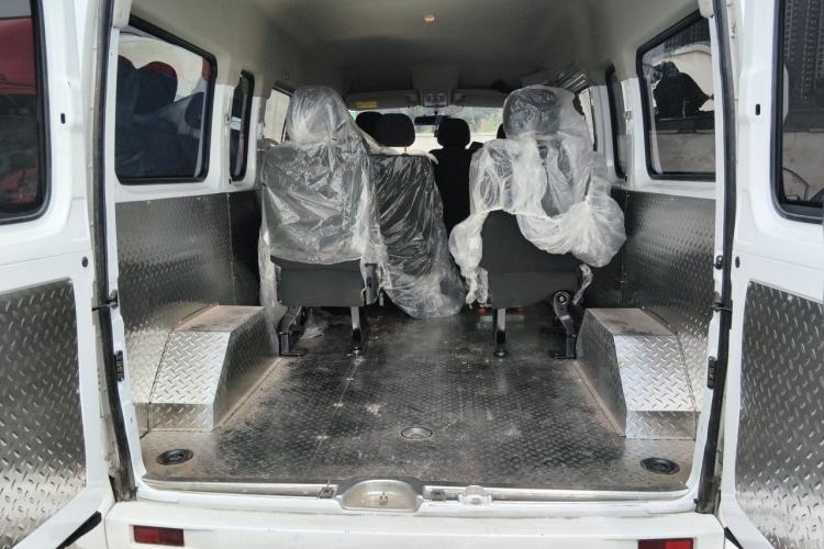Used SAIC MAXUS Xintu V80  Trunk