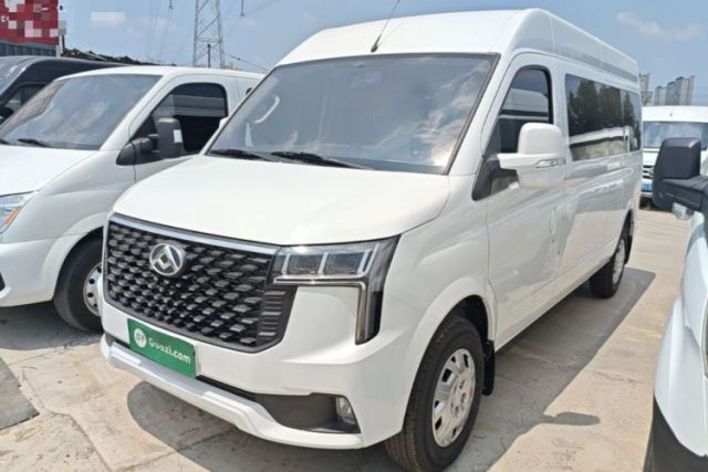 Used SAIC MAXUS Xintu V80 2025 PRO Aoyuntong 2.0T Automatic Long-Wheelbase Mid-Roof Model with 6/7/8/9 Seats