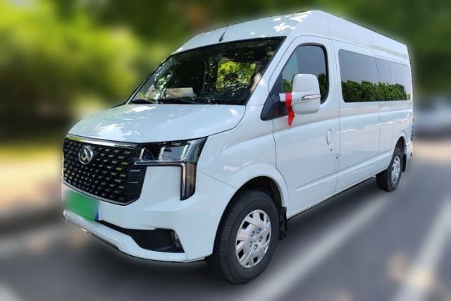 Used SAIC MAXUS Xintu V80 New Tu V80 9-seat diesel manual‑shift passenger van, steel wheels, 2.0-liter engine, non-commercial use.