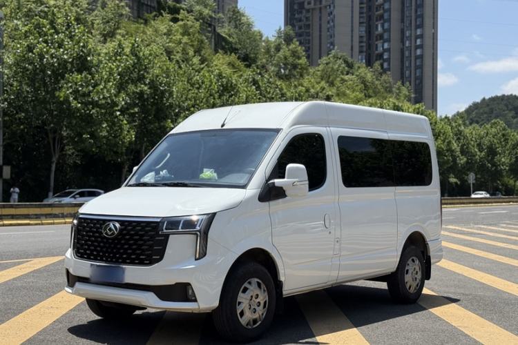 Used SAIC MAXUS Xintu V80 2025 PRO Aoyuntong 2.0T AMT Short Wheelbase Mid-Height 5/6-Seater Guazi used car, China used car export, Used car for sale, Used SAIC MAXUS cars, Cheapest cars for sale