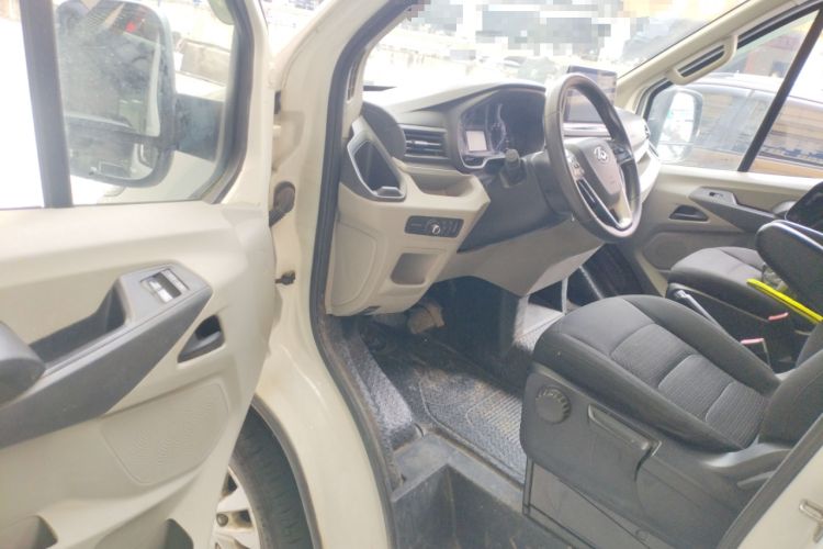 Used SAIC MAXUS Xintu V90 2021 2.0T Automatic Zhiyun King Rear-Drive Single-Tire Long Wheelbase High-Roof 7-Seater Driver Seat