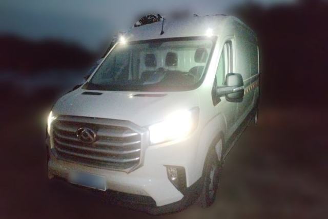 Used SAIC MAXUS Xintu V90 2022 2.0T Automatic VAN Rear-Drive Extended Wheelbase High Roof with Dual Rear Tires 3-Seater