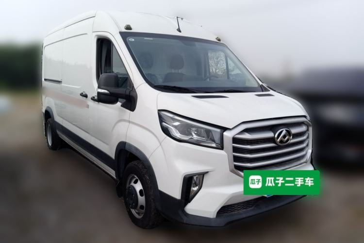 Used SAIC MAXUS Xintu V90 2022 2.0T Automatic VAN Rear-Drive Extended Wheelbase High Roof with Dual Rear Tires 3-Seater Front Right 45 Deg