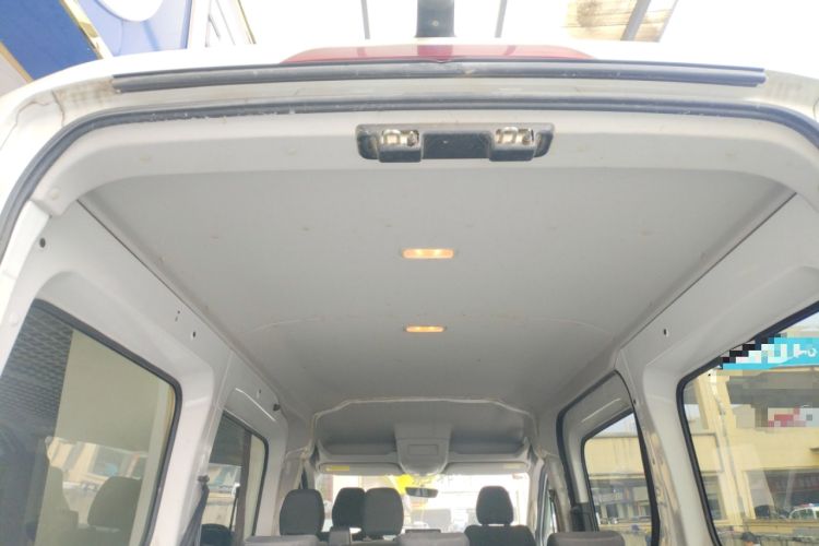 Used SAIC MAXUS Xintu V90 2021 2.0T Automatic Zhiyun King Rear-Drive Single-Tire Long Wheelbase High-Roof 7-Seater Headliner