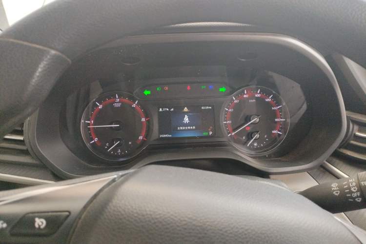 Used SAIC MAXUS Xintu V90 2021 2.0T Automatic Zhiyun King Rear-Drive Single-Tire Long Wheelbase High-Roof 7-Seater Instrument Cluster