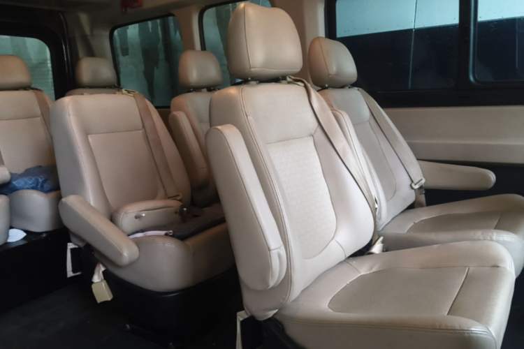 Used SAIC MAXUS Xintu V90 2019 2.0T Manual ZhiDa Rear-Drive Double-Tire Extended-Wheelbase High-Roof 9-Seater Left Rear Seat