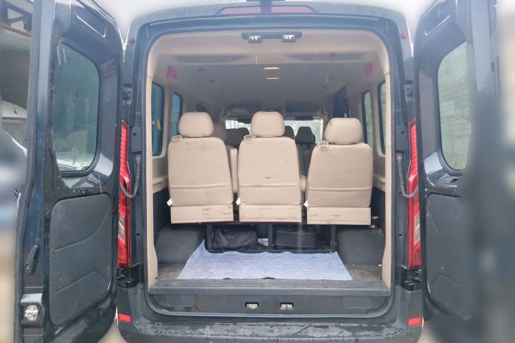 Used SAIC MAXUS Xintu V90 2019 2.0T Manual ZhiDa Rear-Drive Double-Tire Extended-Wheelbase High-Roof 9-Seater Trunk