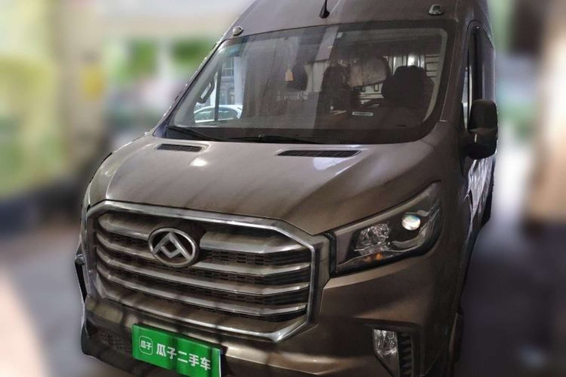 Used SAIC MAXUS Xintu V90 2019 2.0T Manual VAN Rear-Drive Dual Tires Extended Wheelbase Ultra-High Roof 3-Seater Front Left 45 Deg