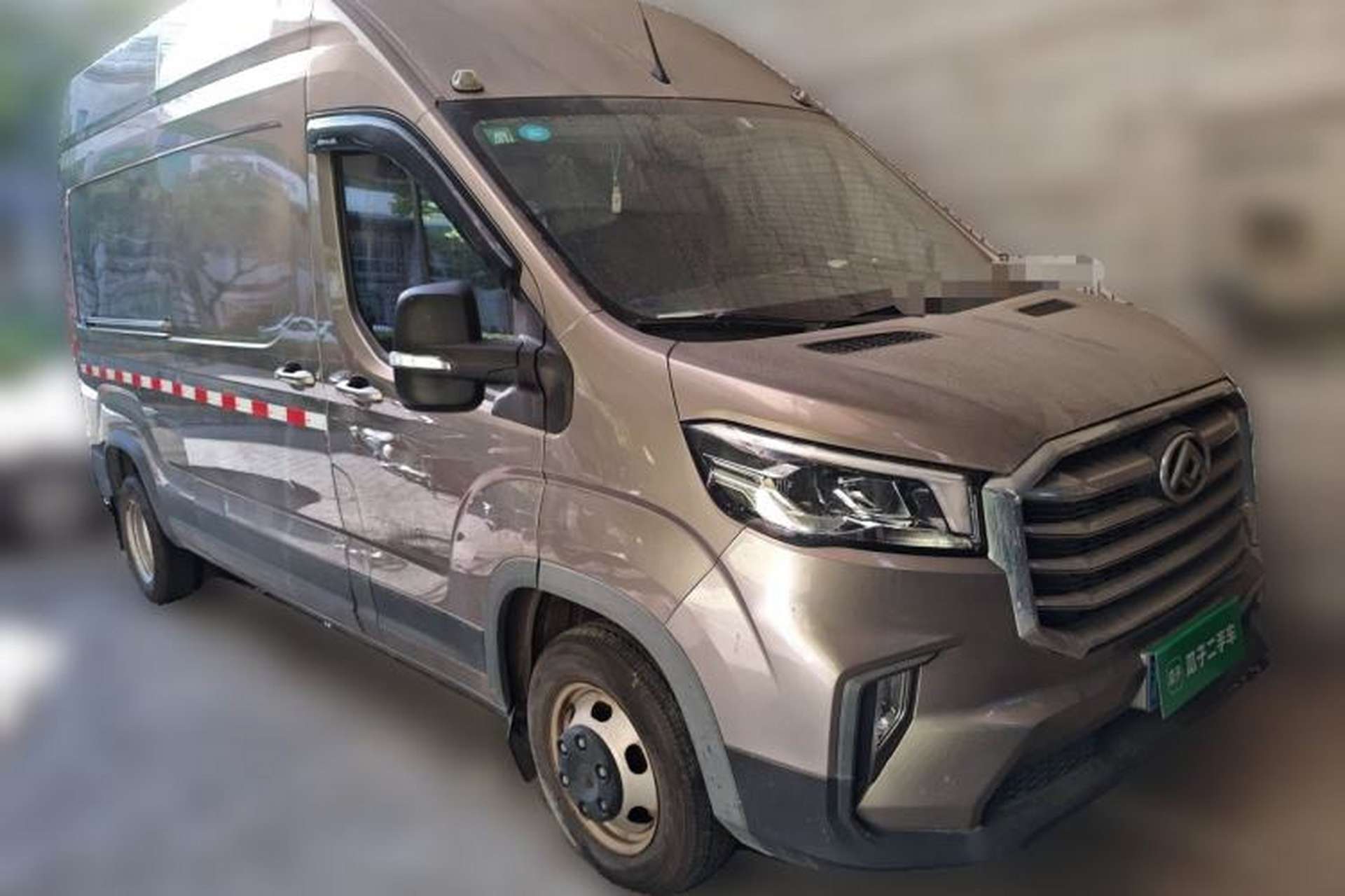Used SAIC MAXUS Xintu V90 2019 2.0T Manual VAN Rear-Drive Dual Tires Extended Wheelbase Ultra-High Roof 3-Seater Front Right 45 Deg