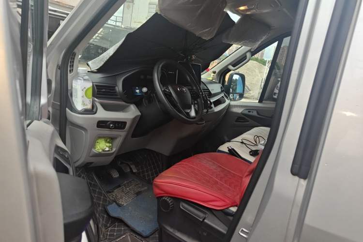 Used SAIC MAXUS Xintu V90 2019 2.0T Manual ZhiDuXing Rear-Drive Single-Tire Long-Wheelbase High-Roof 7-Seater Driver Seat