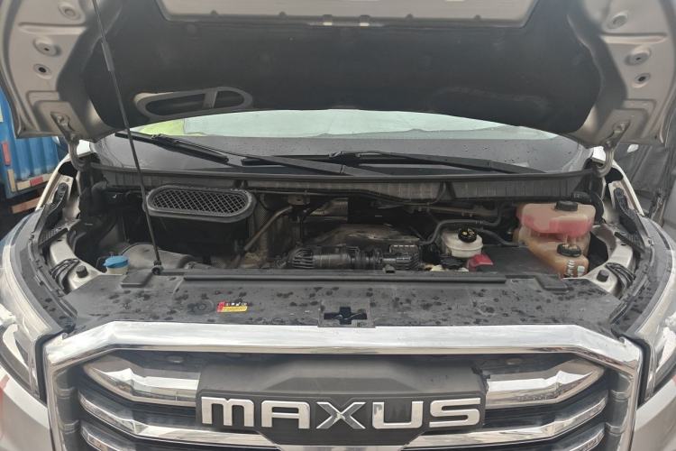 Used SAIC MAXUS Xintu V90 2019 2.0T Manual ZhiDuXing Rear-Drive Single-Tire Long-Wheelbase High-Roof 7-Seater Engine Bay
