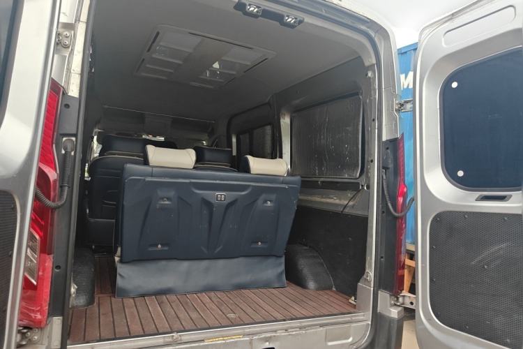 Used SAIC MAXUS Xintu V90 2019 2.0T Manual ZhiDuXing Rear-Drive Single-Tire Long-Wheelbase High-Roof 7-Seater Trunk