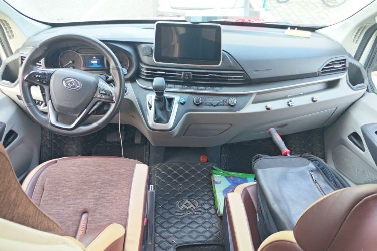 Used SAIC MAXUS Xintu V90 2019 2.0T Automatic Zhi Duoxing Rear-Drive Single Tire Extended Wheelbase Ultra-High Roof 7-Seater Center Console